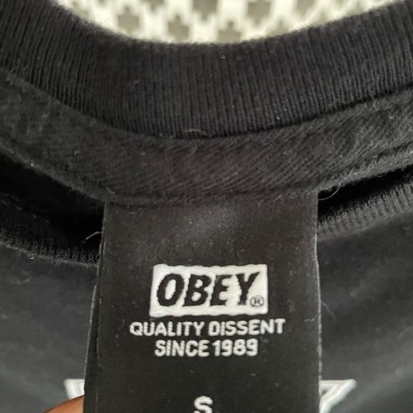 OBEY shirt with graphic on both front and back, black, small - Picture 3 of 4